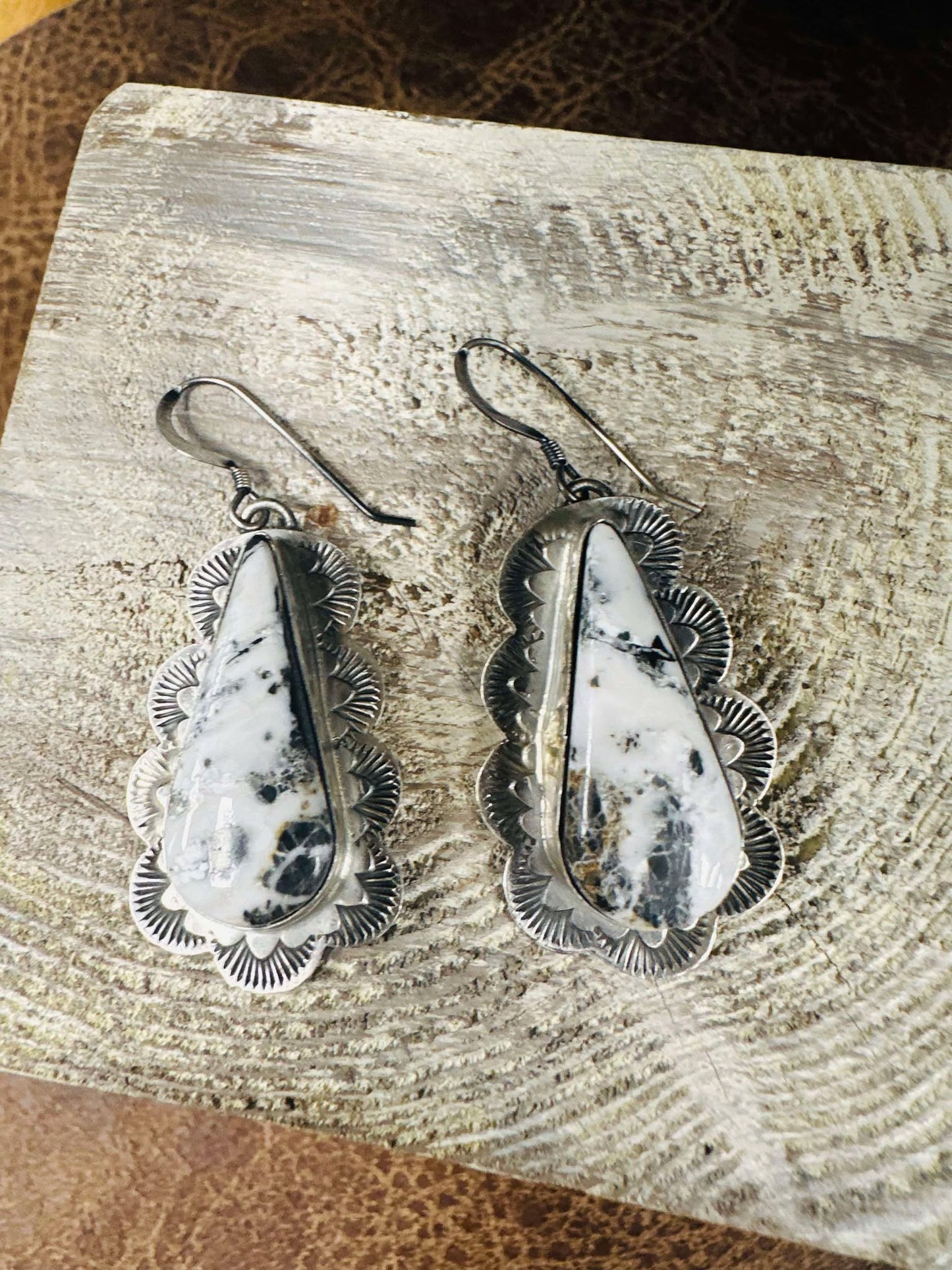 White Buffalo Lariat necklace and matching earrings set