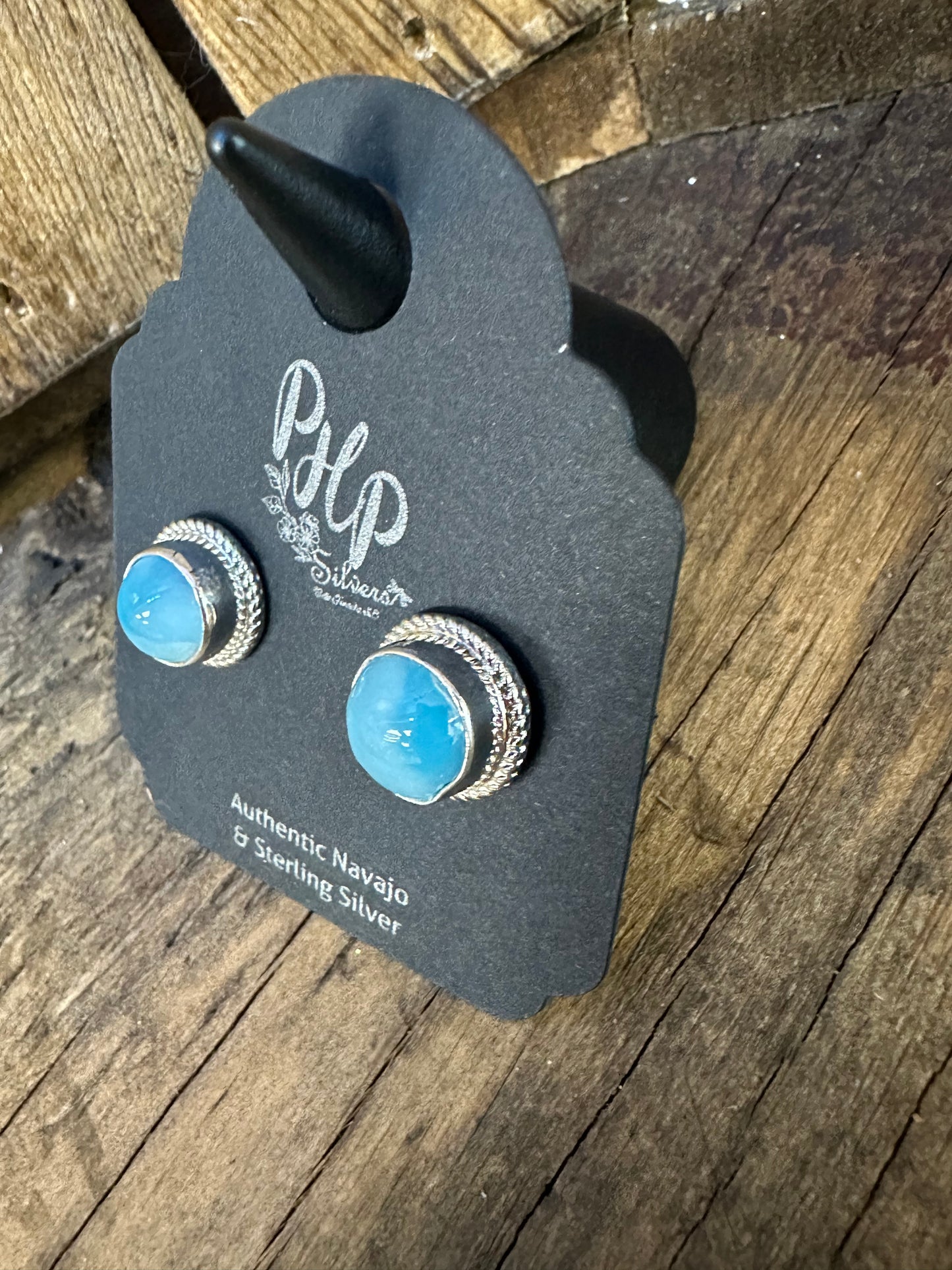 Golden Hills Sm. Round Stud with Silver Edge