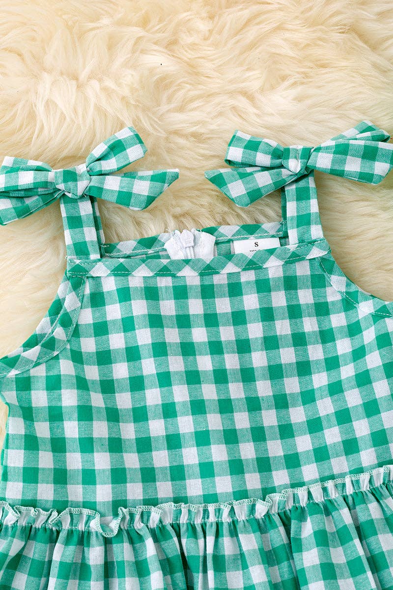 Green gingham ruffle top & denim shorts