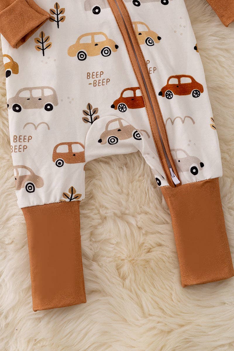 Beep-car printed onesie foot closure
