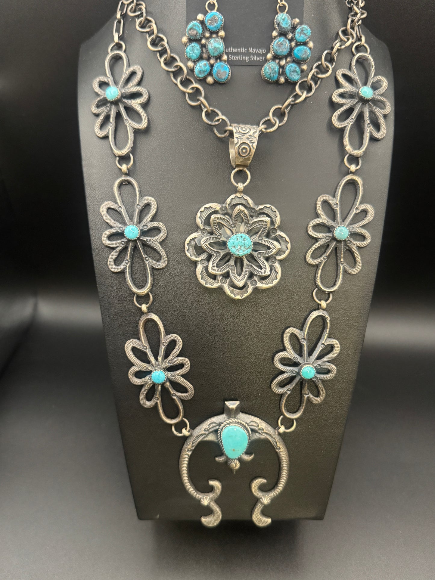 ROUGH CUT KINGMAN 3D FLOWER PENDANT