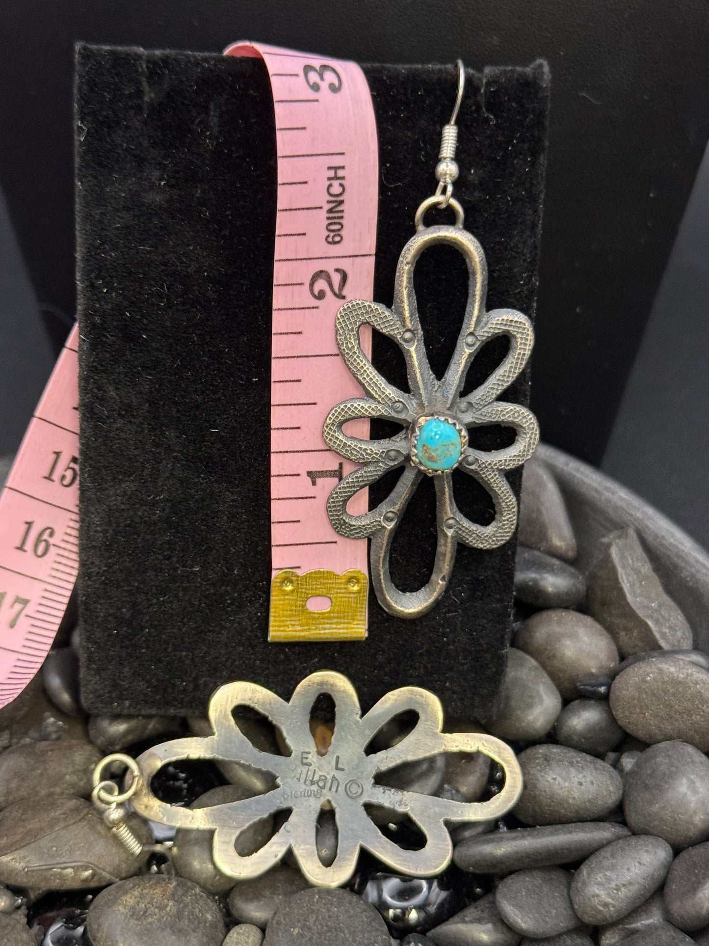 EARRING-FLOWER SHAPE SILVER