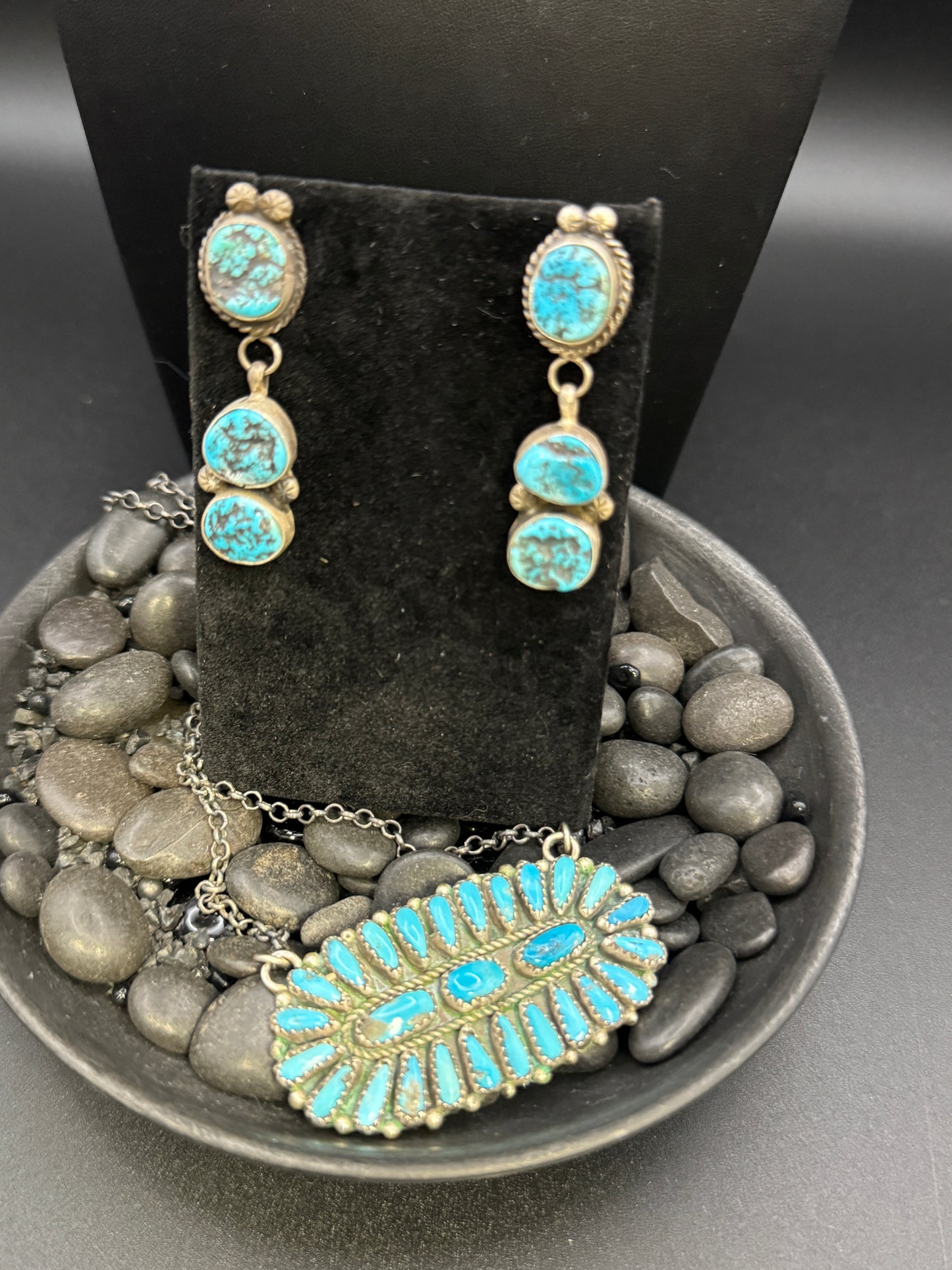NECKLACE-ZUNI  KINGMAN OVAL ON CHAIN