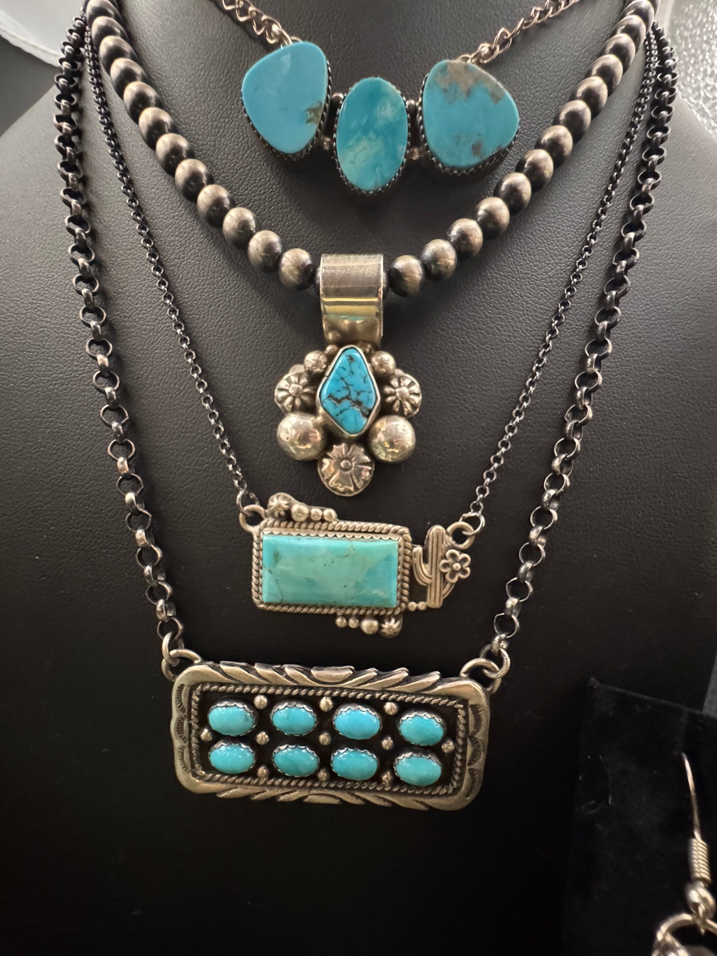Kingman Bar necklace 8 stones