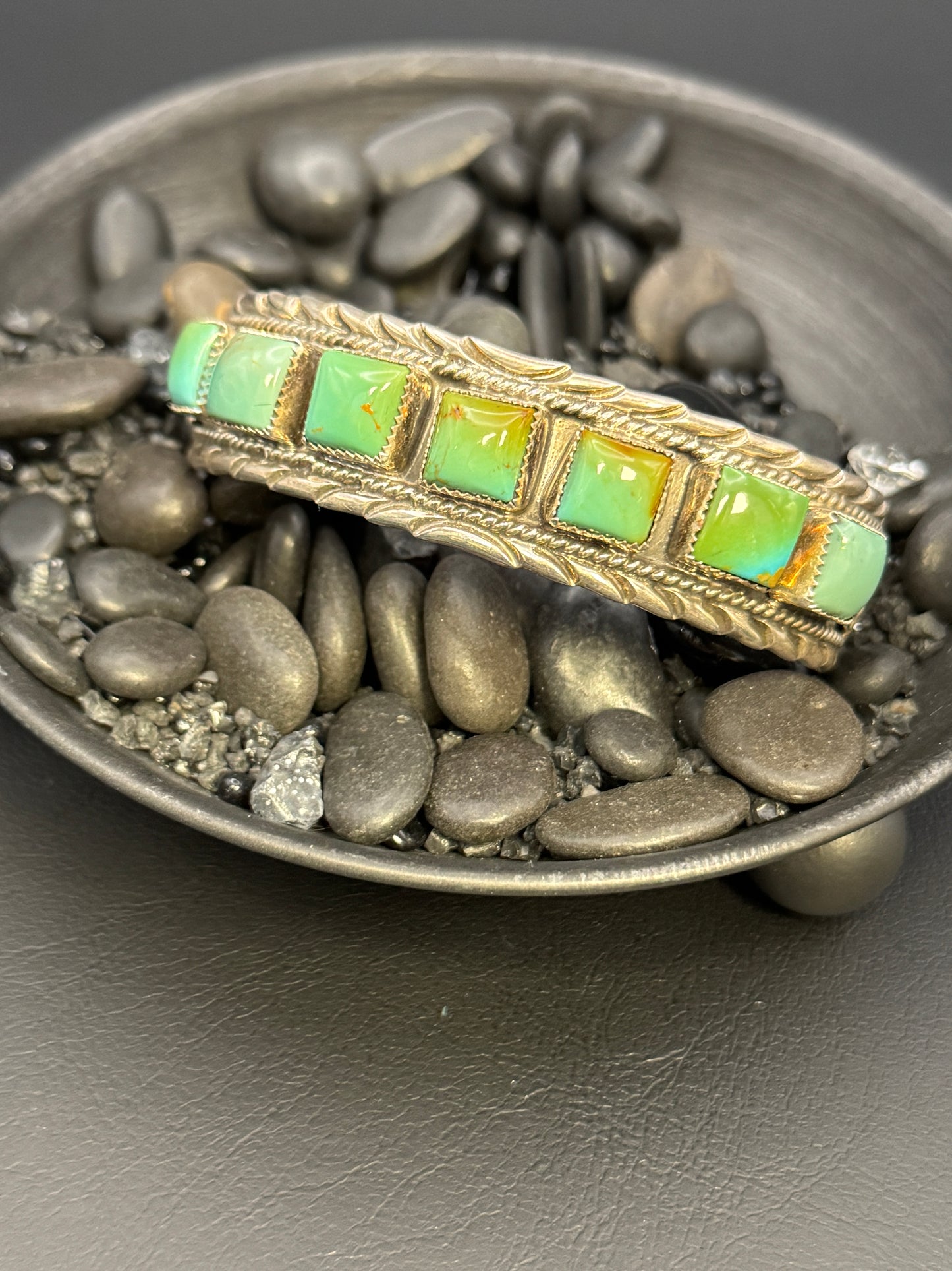 7 STONE CUFF