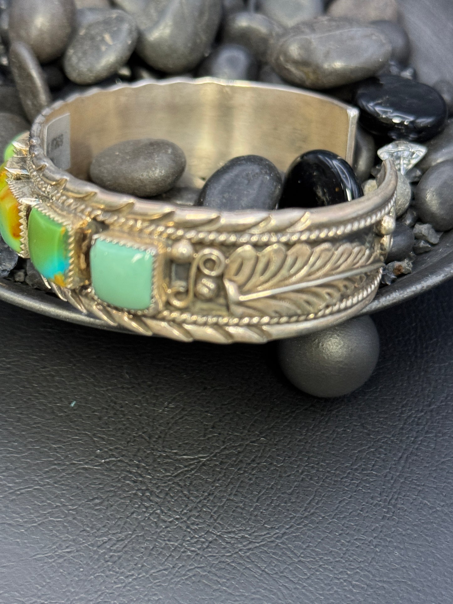 7 STONE CUFF