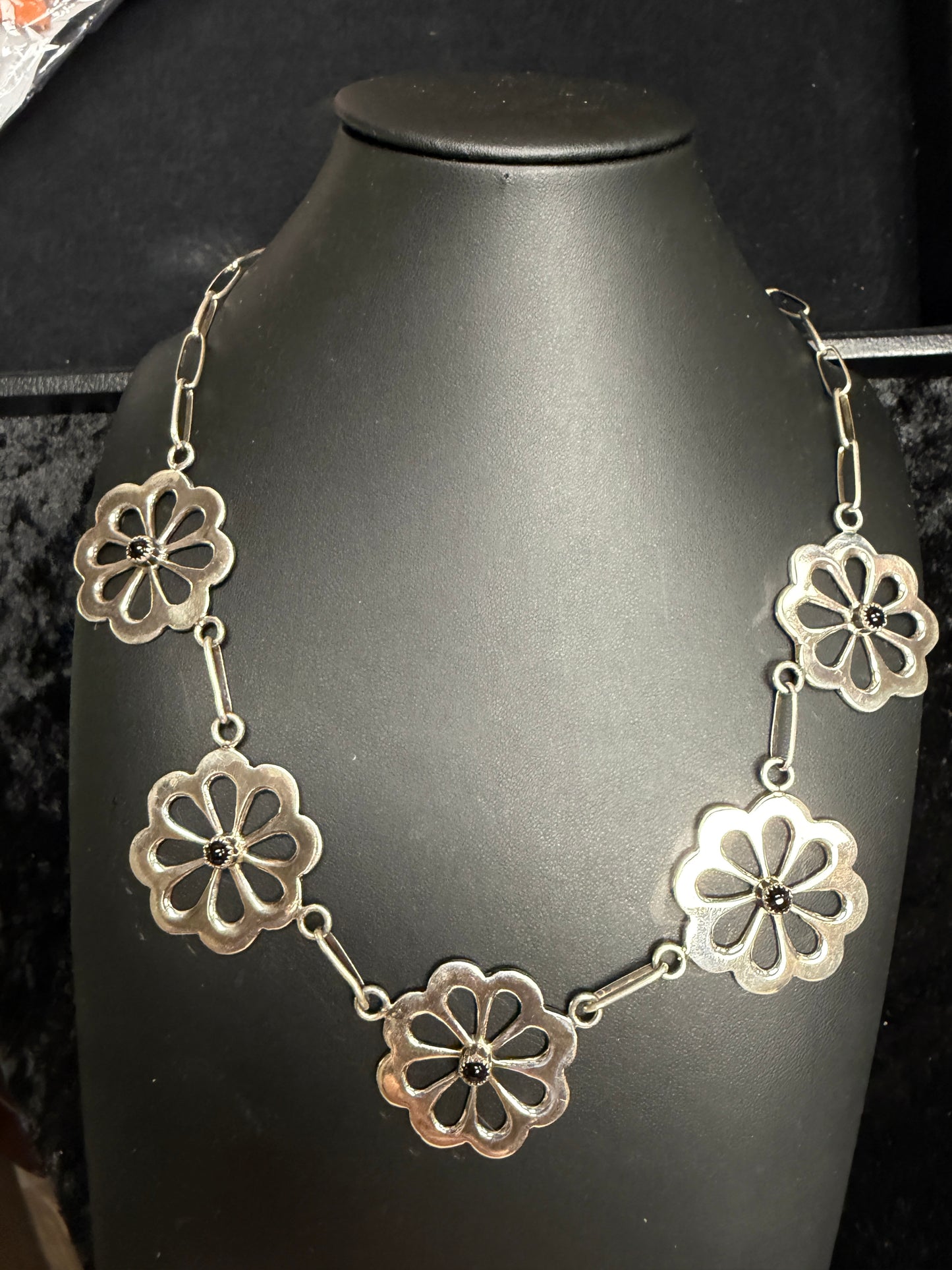 BLACK ONYX AND SILVER NECKLACE